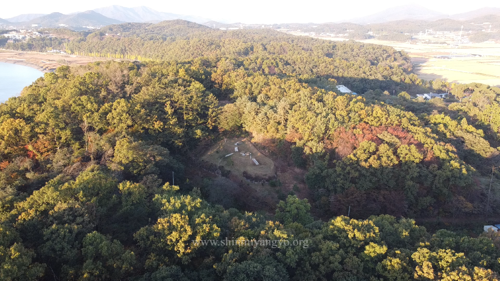 Aerial view from the Sondolmok Fort towards the west hill (slightly SSW)
