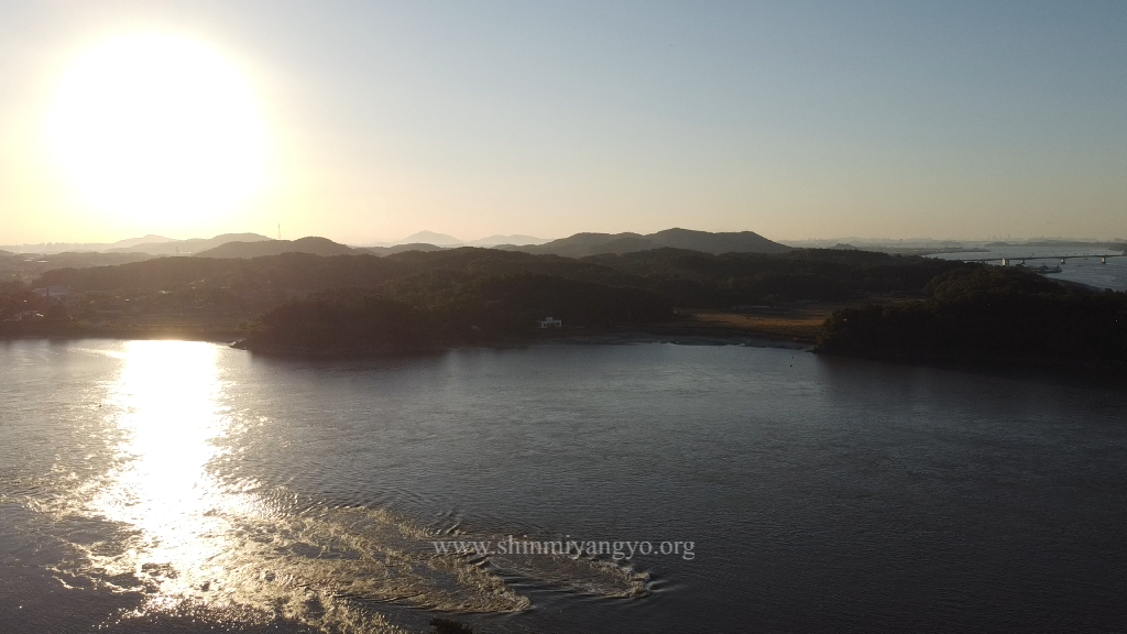 Aerial view from the Yongdu Fort towards the Sondolmok Point (center-right) on the mainland
