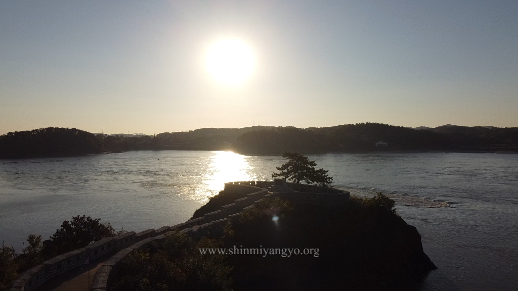 Looking across the Yeomha towards the mainland at the Yongdu Fort